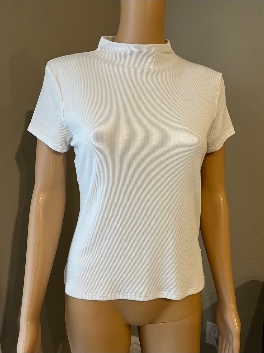 Nicole Miller Classic White Mock Neck Top M